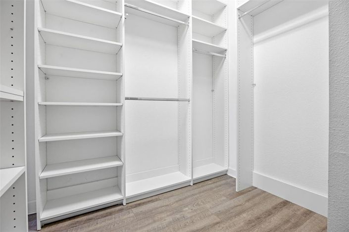 Image No.30-4 Bed House for sale