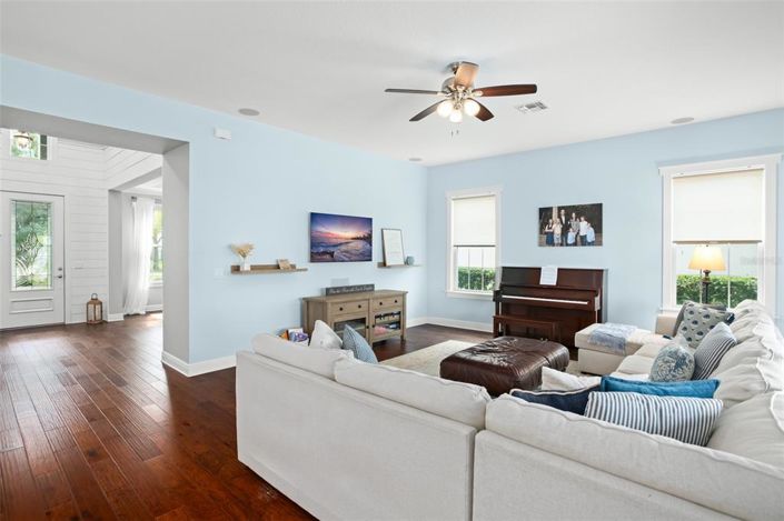 Image No.11-5 Bed House for sale