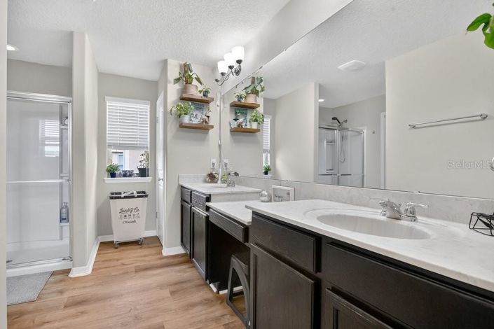 Image No.10-4 Bed House for sale