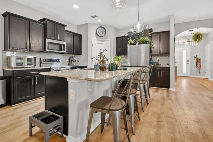 Image No.8-4 Bed House for sale