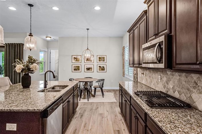 Image No.10-4 Bed House for sale