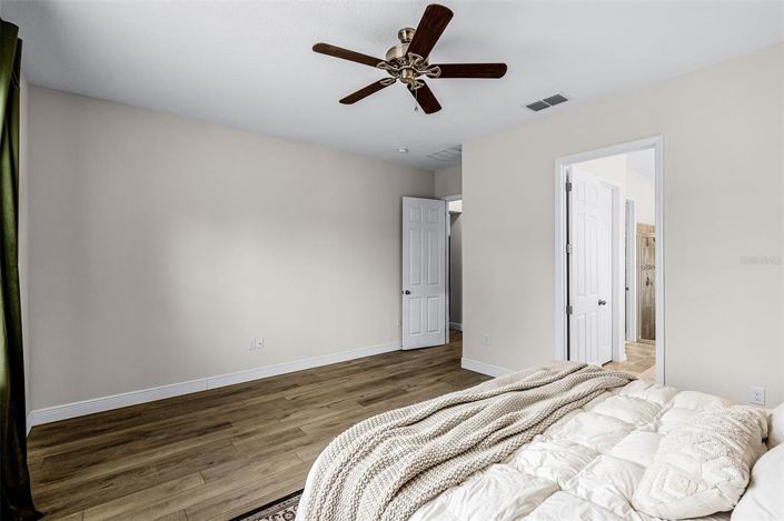 Image No.22-4 Bed House for sale