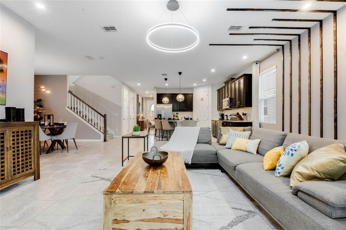 Image No.7-7 Bed House for sale