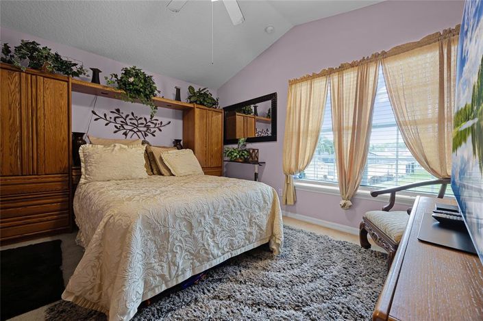 Image No.32-5 Bed House for sale