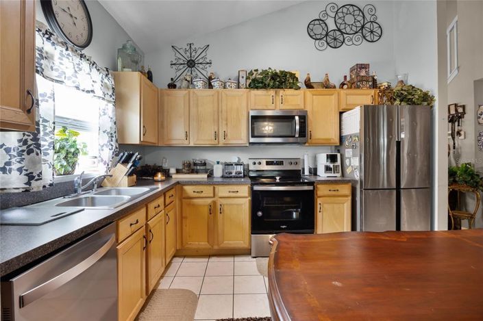 Image No.9-5 Bed House for sale