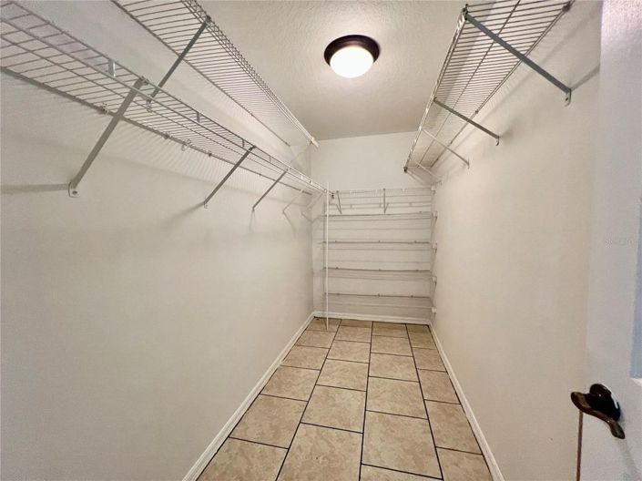 Image No.17-3 Bed House for sale