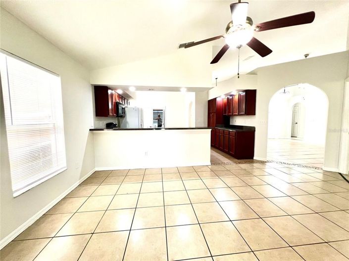 Image No.8-3 Bed House for sale