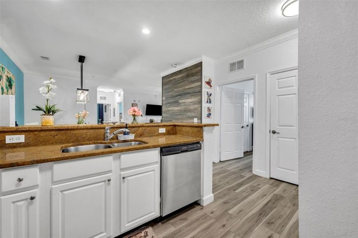 Image No.19-3 Bed Townhouse for sale