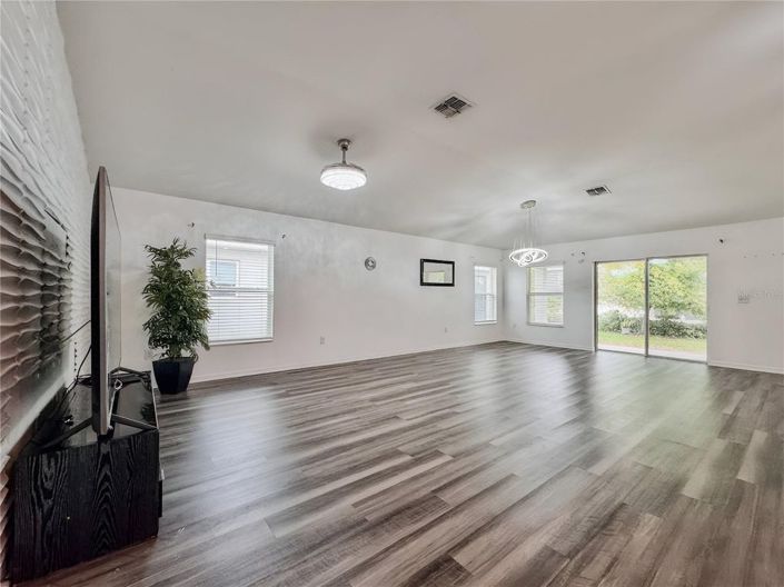 Image No.13-4 Bed House for sale