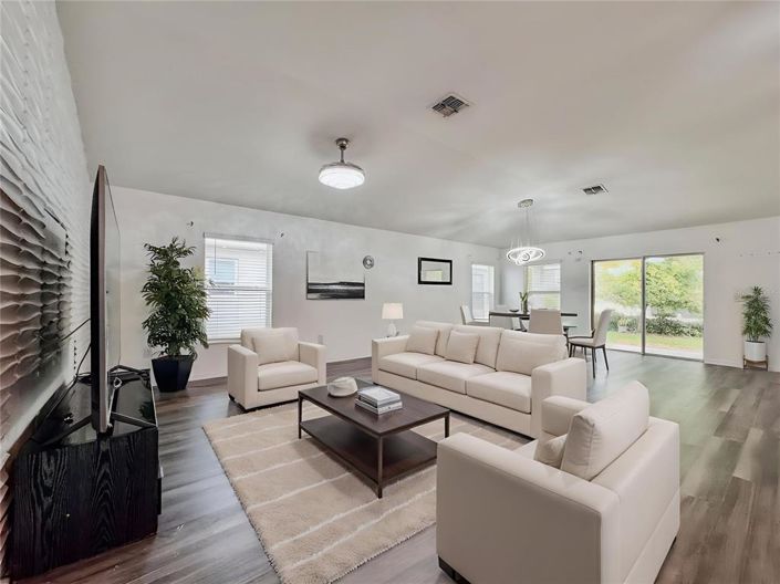 Image No.13-4 Bed House for sale