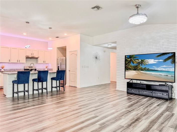 Image No.17-4 Bed House for sale