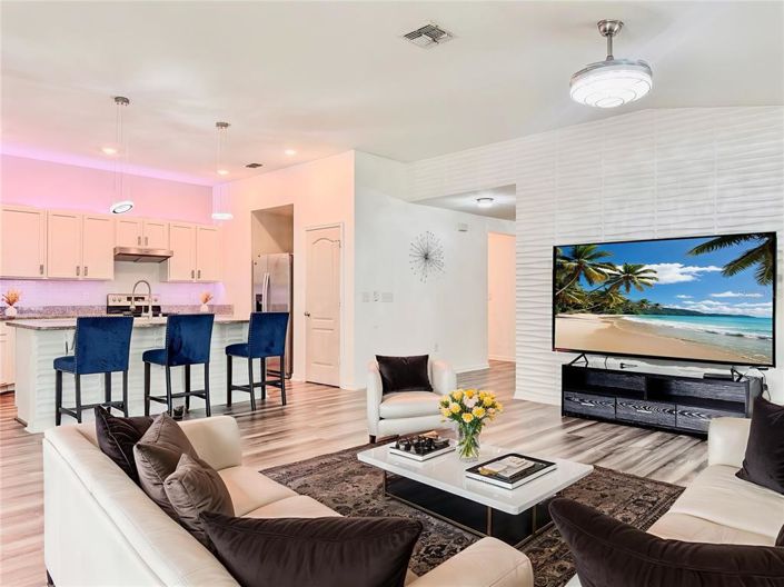 Image No.18-4 Bed House for sale