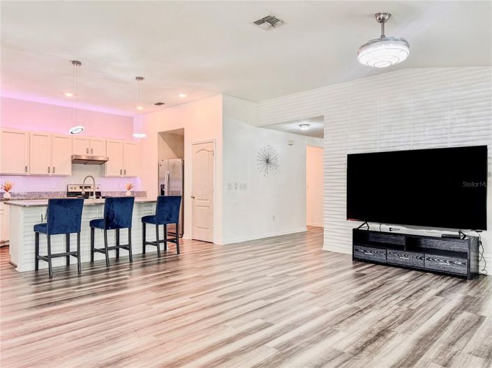 Image No.20-4 Bed House for sale