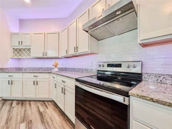 Image No.25-4 Bed House for sale