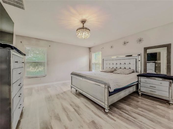 Image No.33-4 Bed House for sale