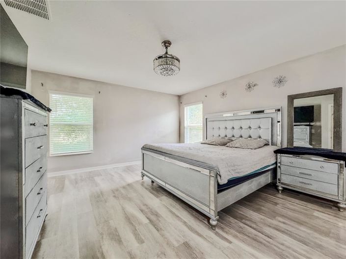 Image No.34-4 Bed House for sale