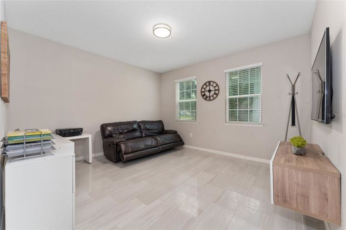 Image No.10-3 Bed House for sale