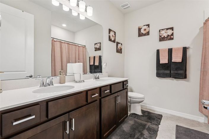 Image No.17-5 Bed House for sale