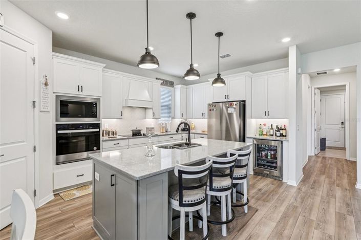 Image No.8-5 Bed House for sale