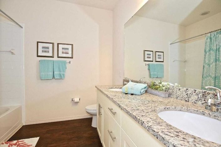 Image No.16-3 Bed Townhouse for sale