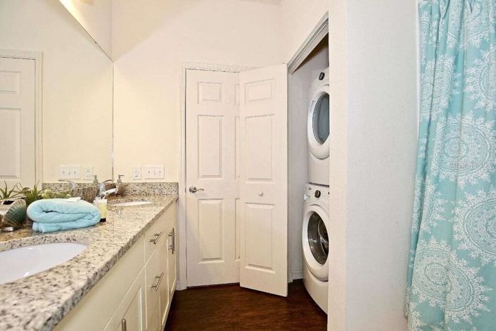 Image No.17-3 Bed Townhouse for sale