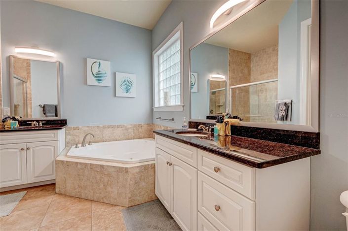 Image No.20-5 Bed House for sale