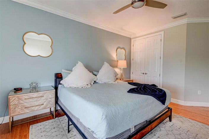 Image No.34-5 Bed House for sale