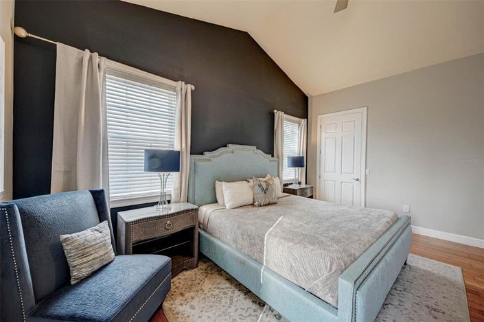 Image No.42-5 Bed House for sale