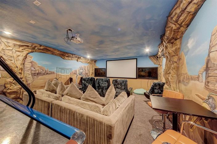 Image No.8-5 Bed House for sale