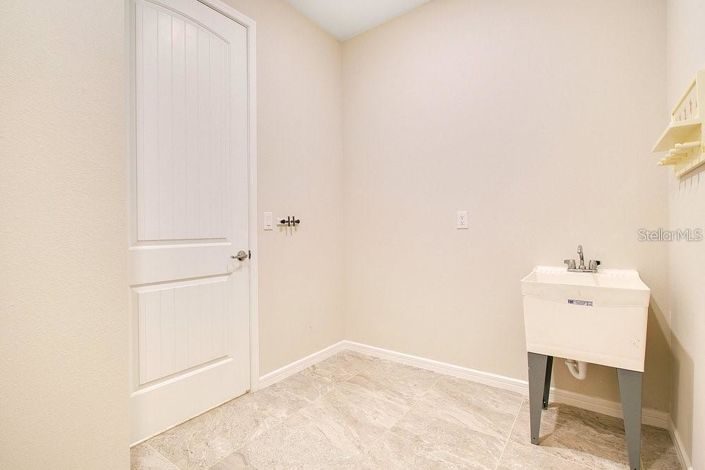 Image No.14-3 Bed House for sale