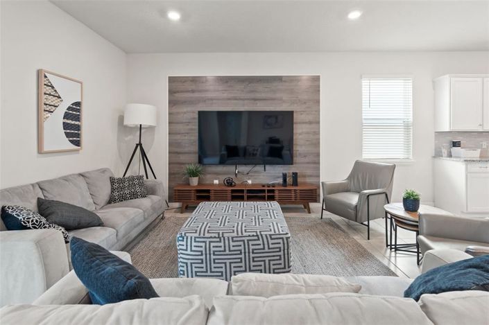 Image No.6-8 Bed House for sale