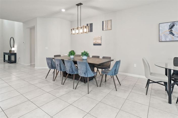 Image No.8-8 Bed House for sale