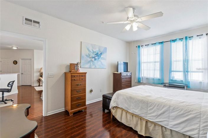 Image No.15-2 Bed Townhouse for sale