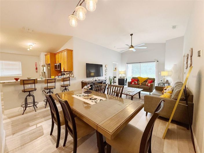 Image No.8-5 Bed House for sale