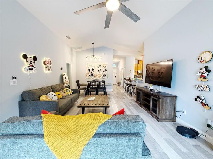 Image No.9-5 Bed House for sale