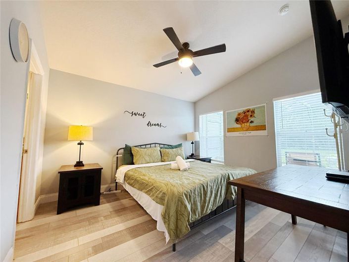 Image No.10-5 Bed House for sale