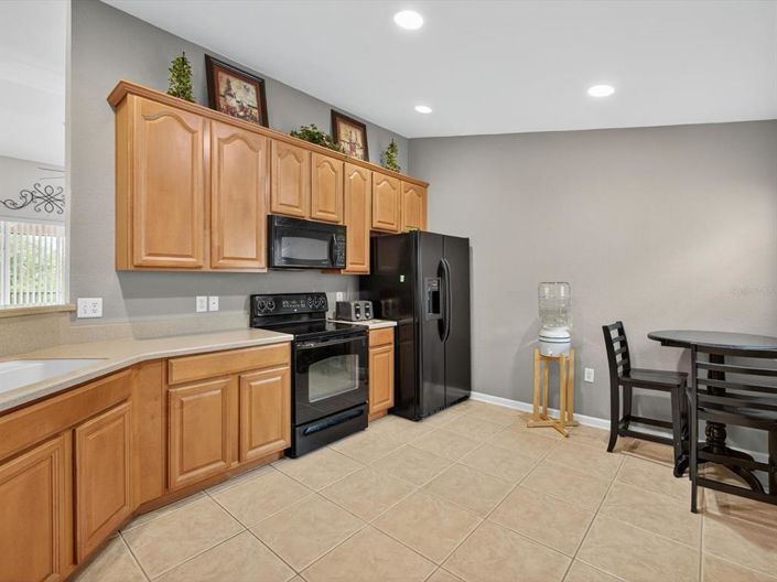 Image No.10-2 Bed Property for sale