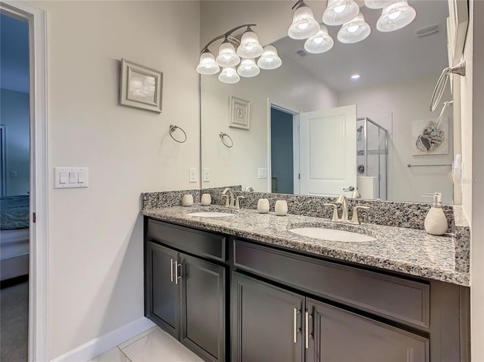 Image No.10-8 Bed House for sale