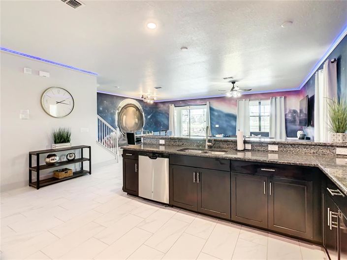 Image No.18-8 Bed House for sale