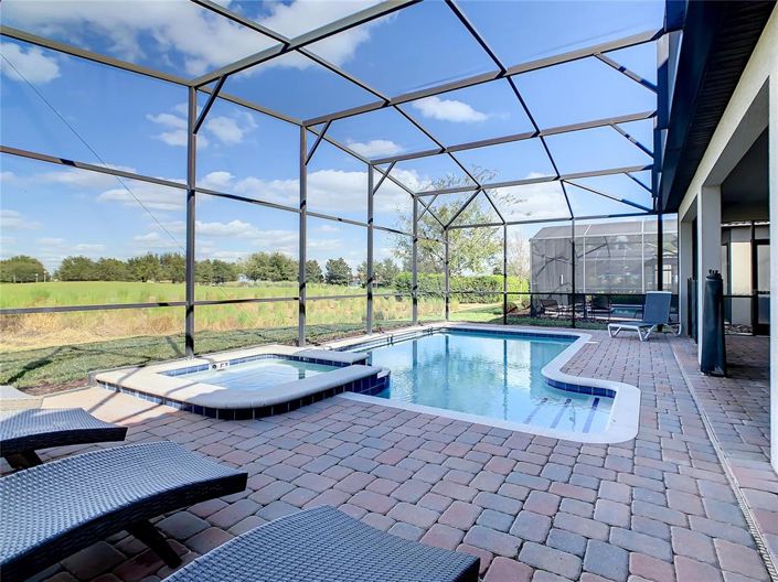 Image No.2-8 Bed House for sale