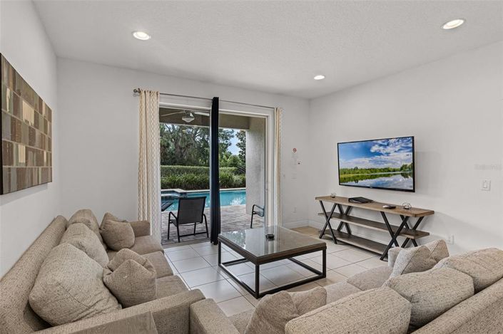 Image No.13-8 Bed House for sale