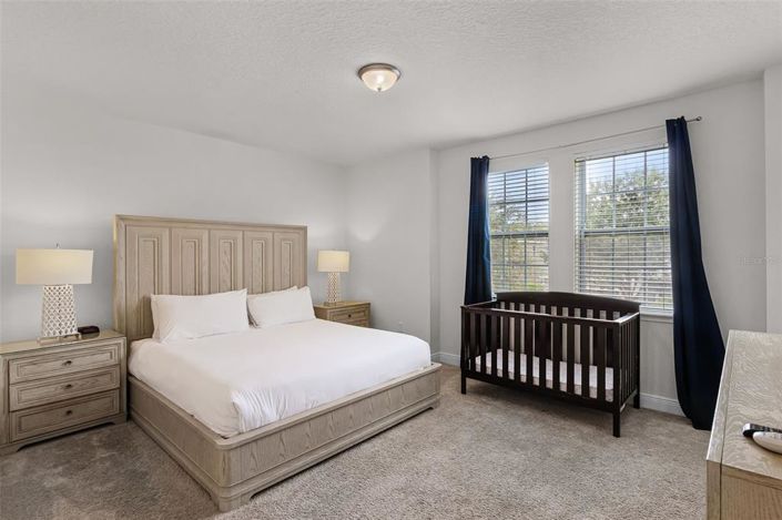 Image No.35-8 Bed House for sale