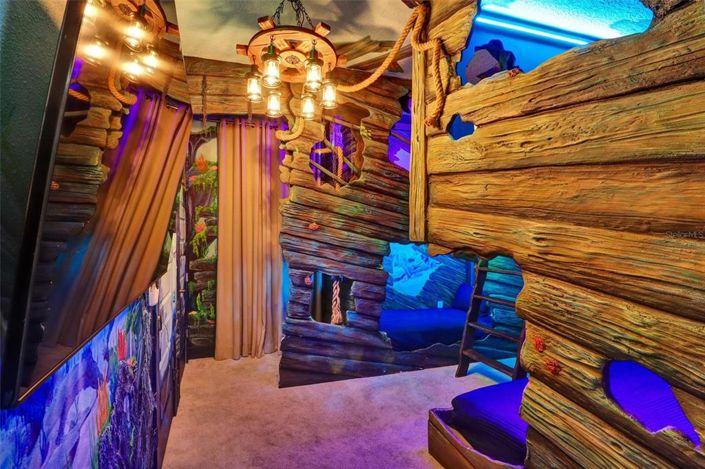 Image No.13-6 Bed House for sale