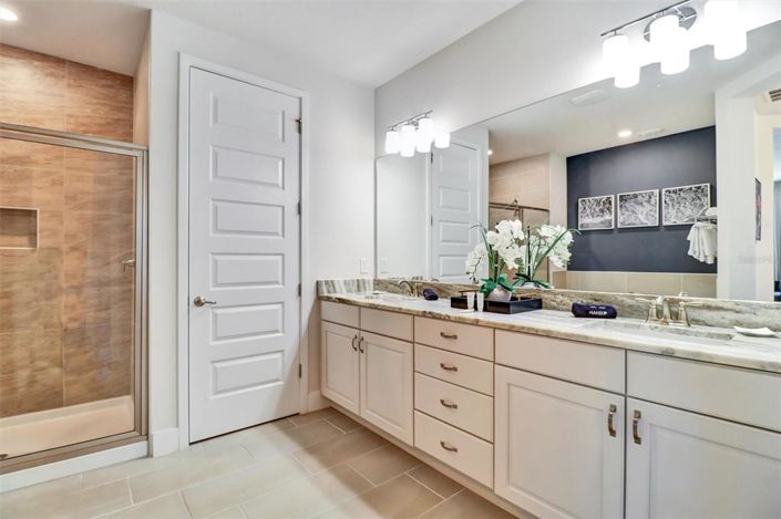 Image No.46-6 Bed House for sale