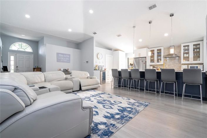 Image No.17-4 Bed Property for sale