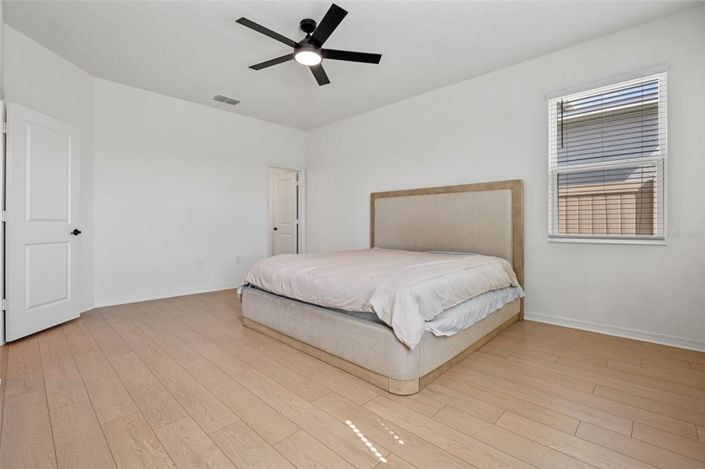 Image No.15-4 Bed Property for sale