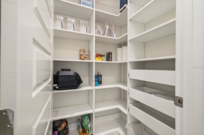 Image No.18-5 Bed House for sale