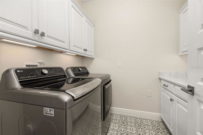 Image No.19-5 Bed House for sale