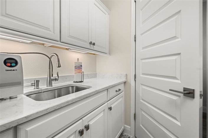 Image No.20-5 Bed House for sale