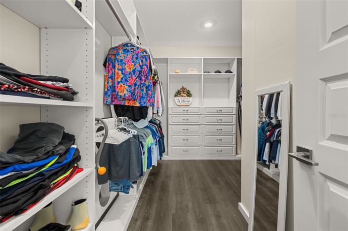 Image No.23-5 Bed House for sale